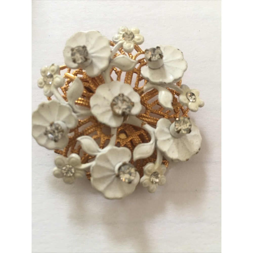 Vintage Signed LERU Clear Rhinestone White Enamel Flower Clip On Earrings